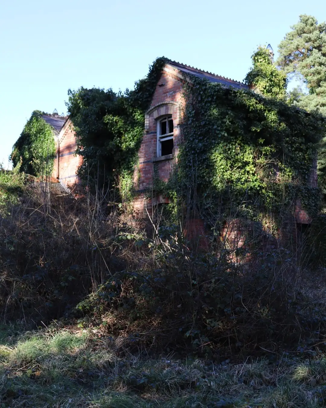 The mohill station house before the restoration project began. This picture shows the bulding derelict.